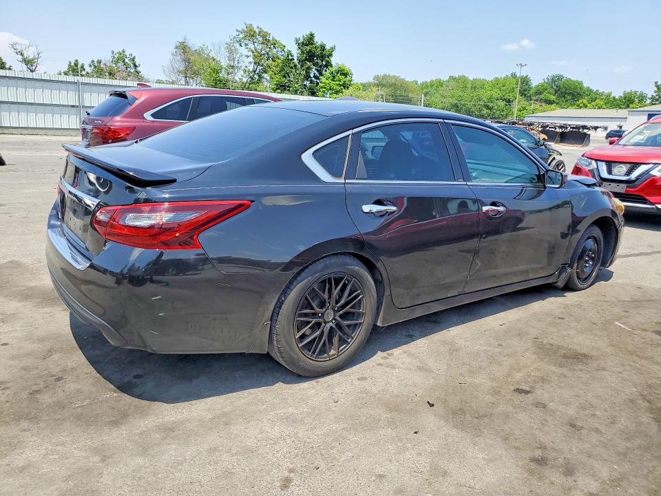 Photo 3 from auction – 2017 NISSAN ALTIMA with VIN 1N4AL3AP5HC215379