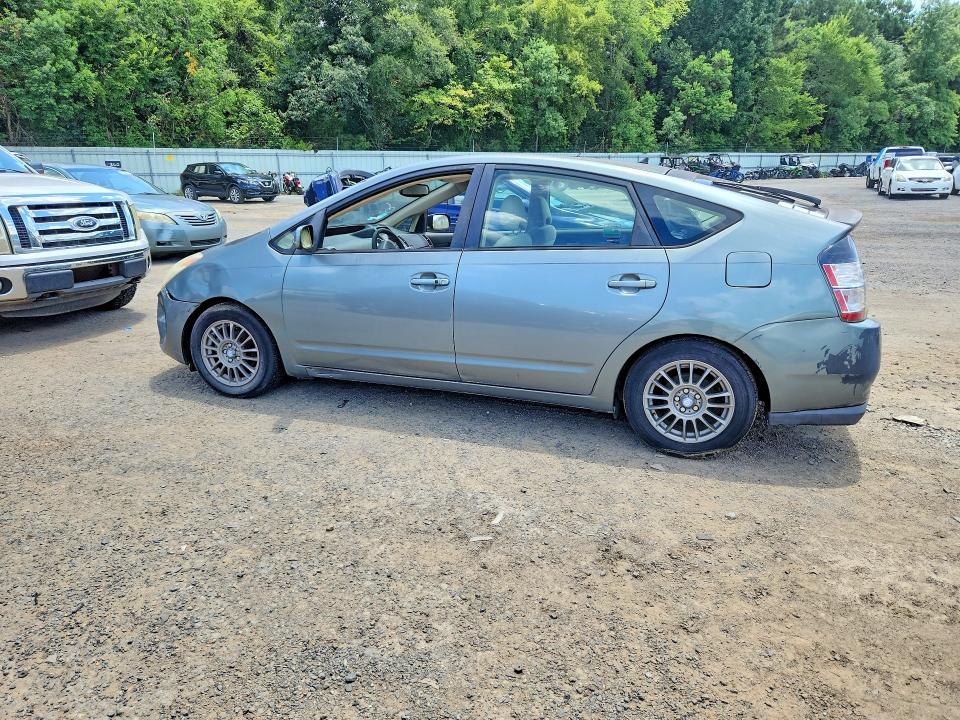 Photo 2 from auction – 2005 TOYOTA PRIUS with VIN JTDKB20U053082836