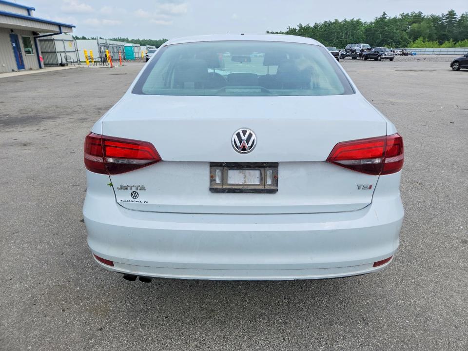 Photo 6 from auction – 2018 VOLKSWAGEN JETTA with VIN 3VW2B7AJ5JM262482