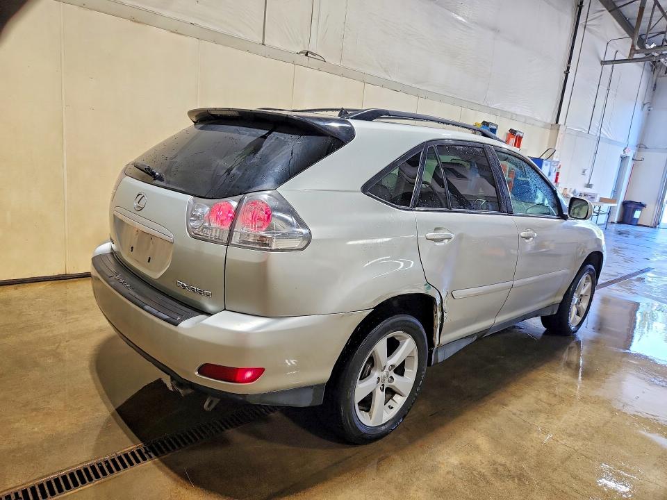Photo 3 from auction – 2007 LEXUS RX with VIN 2T2HK31U17C005901