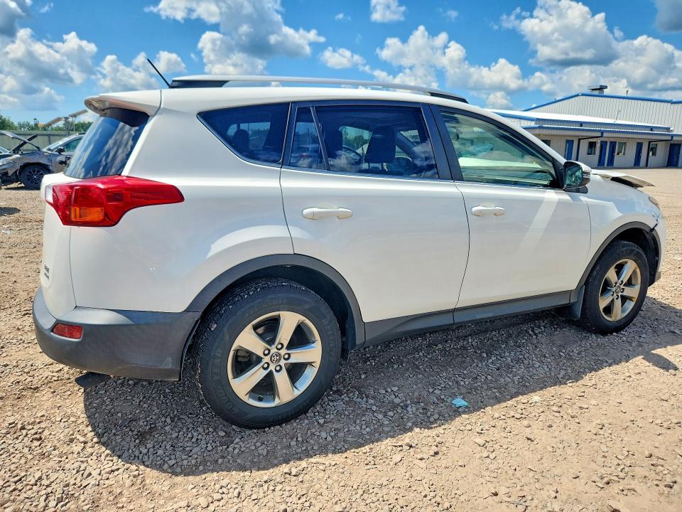 Photo 3 from auction – 2015 TOYOTA RAV4 with VIN JTMRFREV7FJ035538