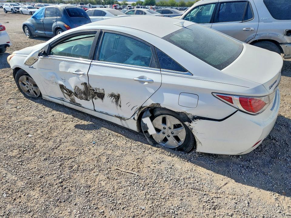 Photo 2 from auction – 2012 HYUNDAI SONATA with VIN KMHEC4A44CA030831