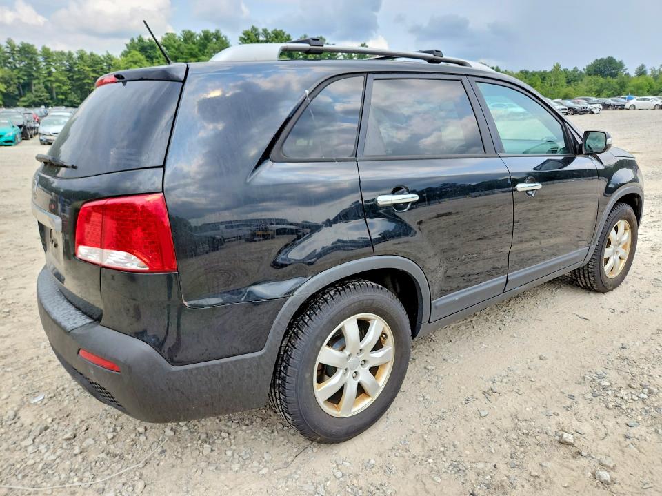 Photo 3 from auction – 2012 KIA SORENTO with VIN 5XYKT4A65CG228990