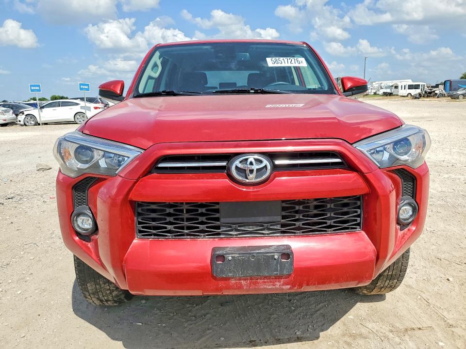 Photo 5 from auction – 2024 TOYOTA 4RUNNER with VIN JTEMU5JR4R6281838