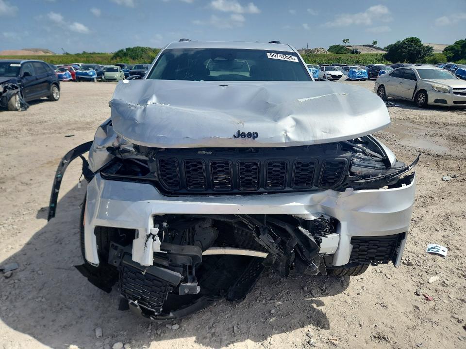Photo 5 from auction – 2023 JEEP GRAND CHEROKEE with VIN 1C4RJKAG0P8842070