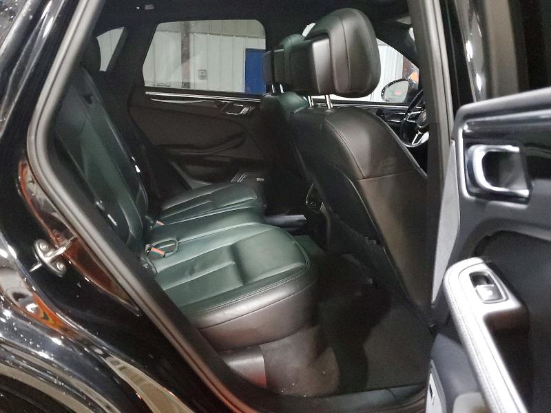 Photo 11 from auction – 2018 PORSCHE MACAN with VIN WP1AA2A57JLB22067