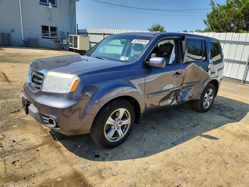 HONDA PILOT 2015 with VIN 5FNYF4H52FB004862 - Photo from auction