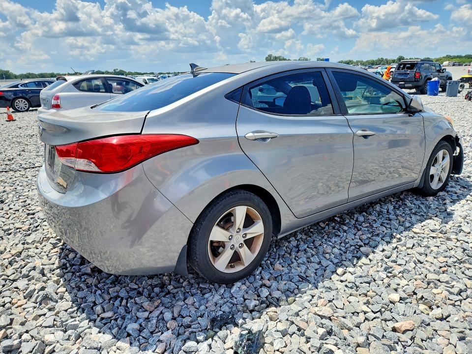 Photo 3 from auction – 2012 HYUNDAI ELANTRA with VIN KMHDH4AE3CU435423