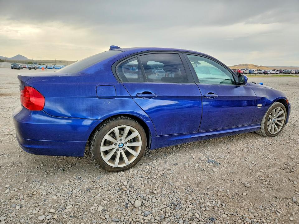 Photo 3 from auction – 2011 BMW 328 with VIN WBAPK7C5XBA972756