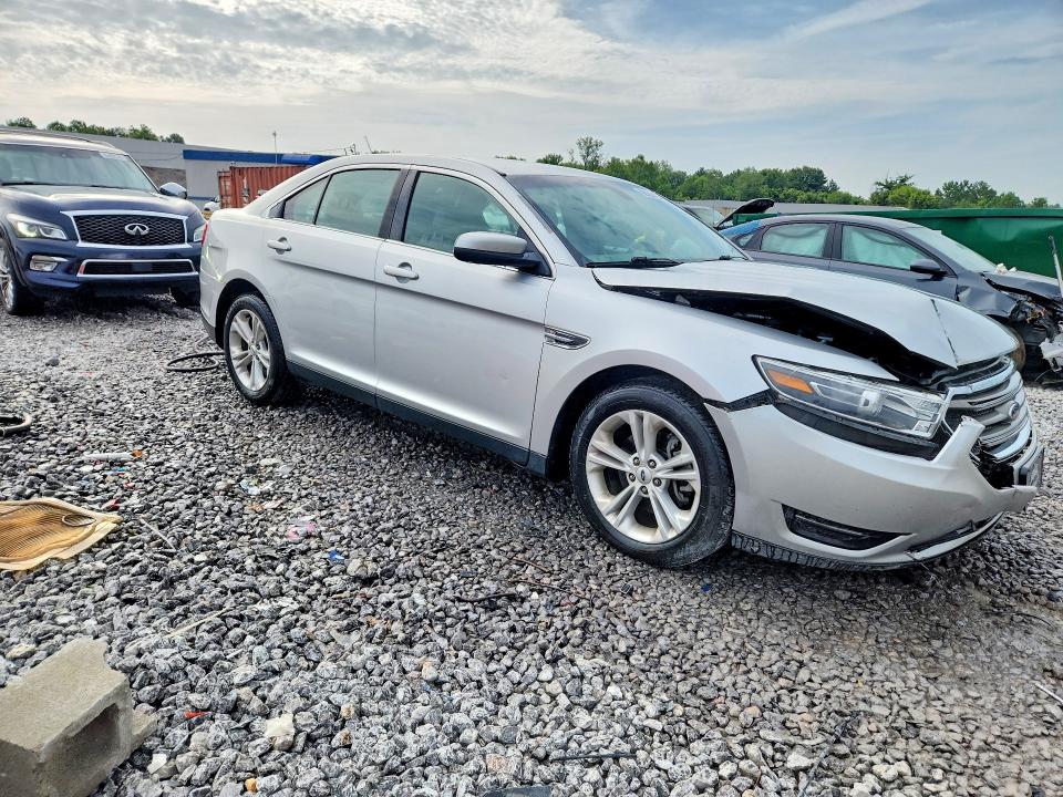 Photo 4 from auction – 2018 FORD TAURUS with VIN 1FAHP2E81JG103791