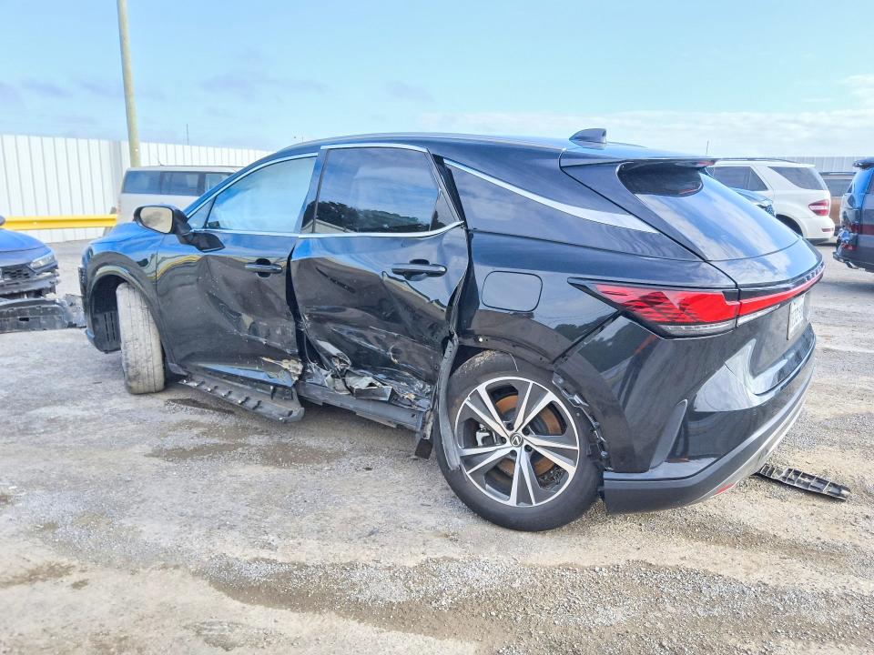 Photo 2 from auction – 2023 LEXUS RX 350 with VIN JTJCHMAA4P2010420