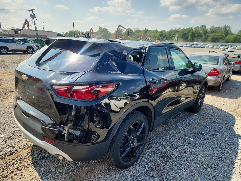 Photo 3 from auction – 2022 CHEVROLET BLAZER with VIN 3GNKBHR42NS145264