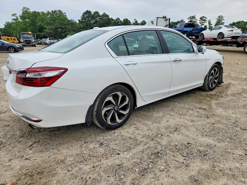 Photo 3 from auction – 2016 HONDA ACCORD with VIN 1HGCR2F71GA095869