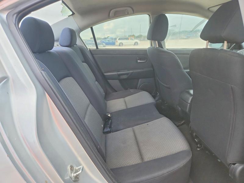 Photo 10 from auction – 2005 MAZDA 3 with VIN JM1BK32FX51227204