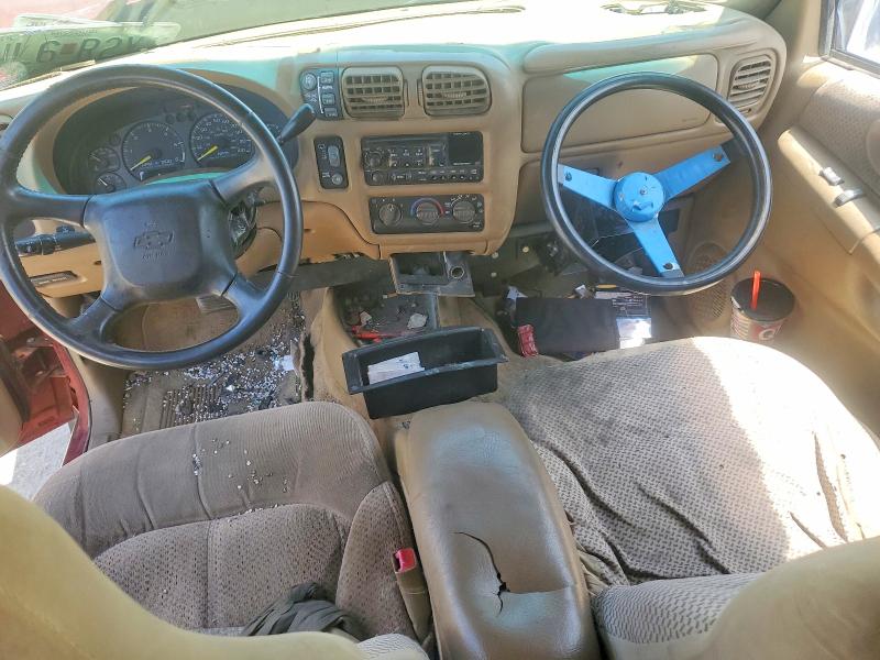 Photo 8 from auction – 2001 CHEVROLET BLAZER with VIN 1GNDT13W012187218