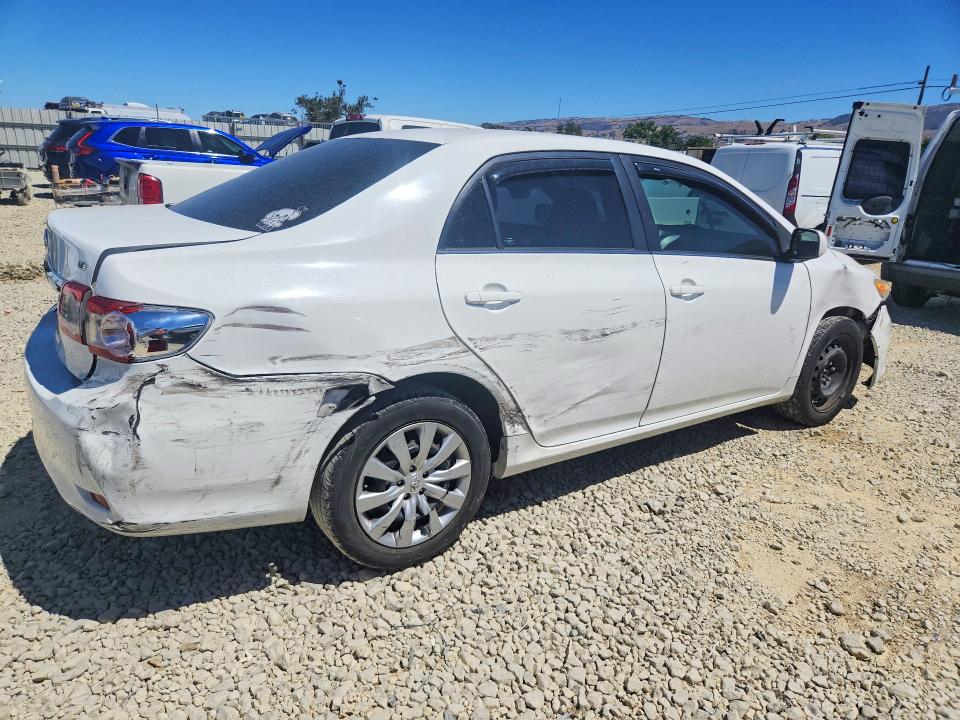 Photo 3 from auction – 2013 TOYOTA COROLLA with VIN 5YFBU4EE2DP086481