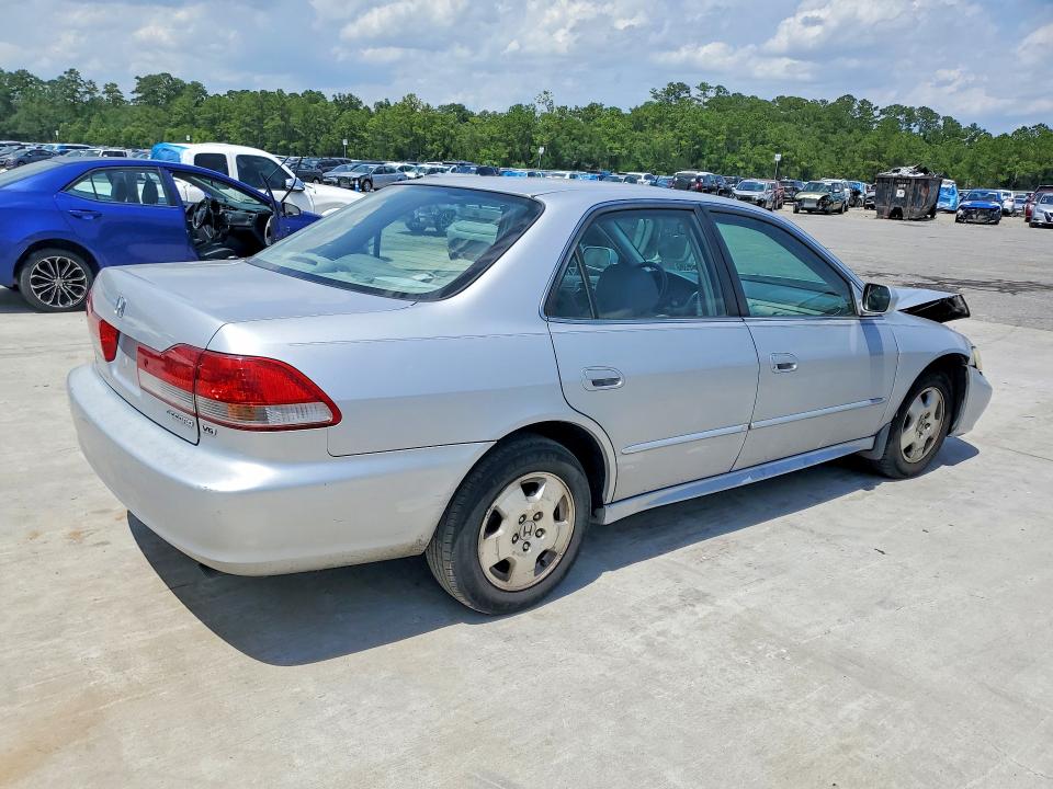 Photo 3 from auction – 2002 HONDA ACCORD with VIN 1HGCG16572A077478