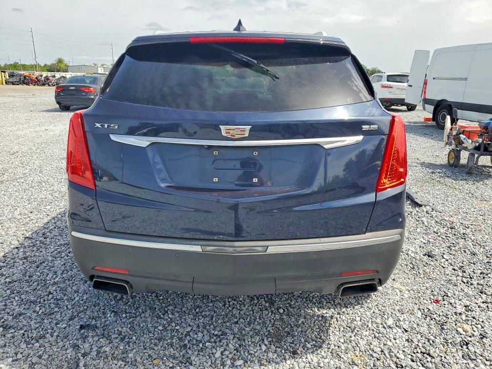 Photo 6 from auction – 2017 CADILLAC XT5 with VIN 1GYKNCRS1HZ131536