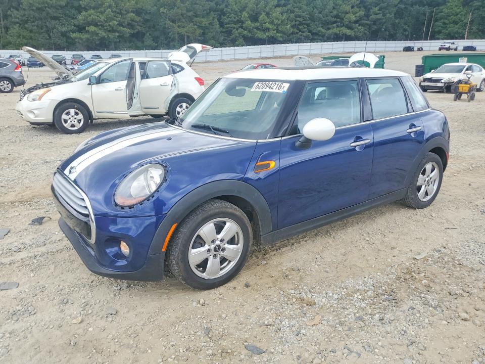 MINI COOPER 2015 with VIN WMWXS5C57FT828998 - Photo from auction
