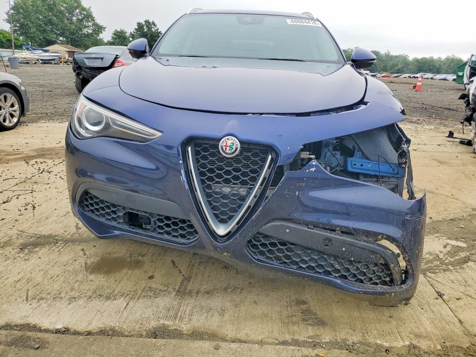 Photo 5 from auction – 2021 ALFA ROMEO STELVIO with VIN ZASPAKAN3M7D09967