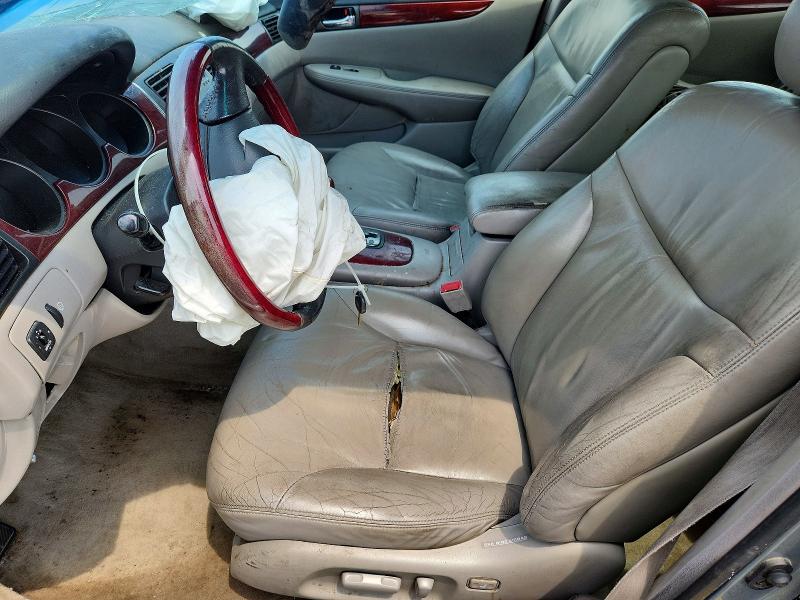 Photo 7 from auction – 2003 LEXUS ES with VIN JTHBF30GX30141456