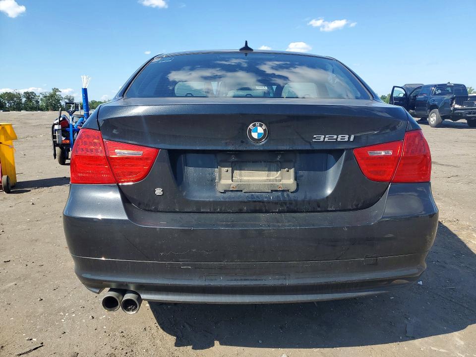 Photo 6 from auction – 2011 BMW 328 with VIN WBAPK5G58BNN79796