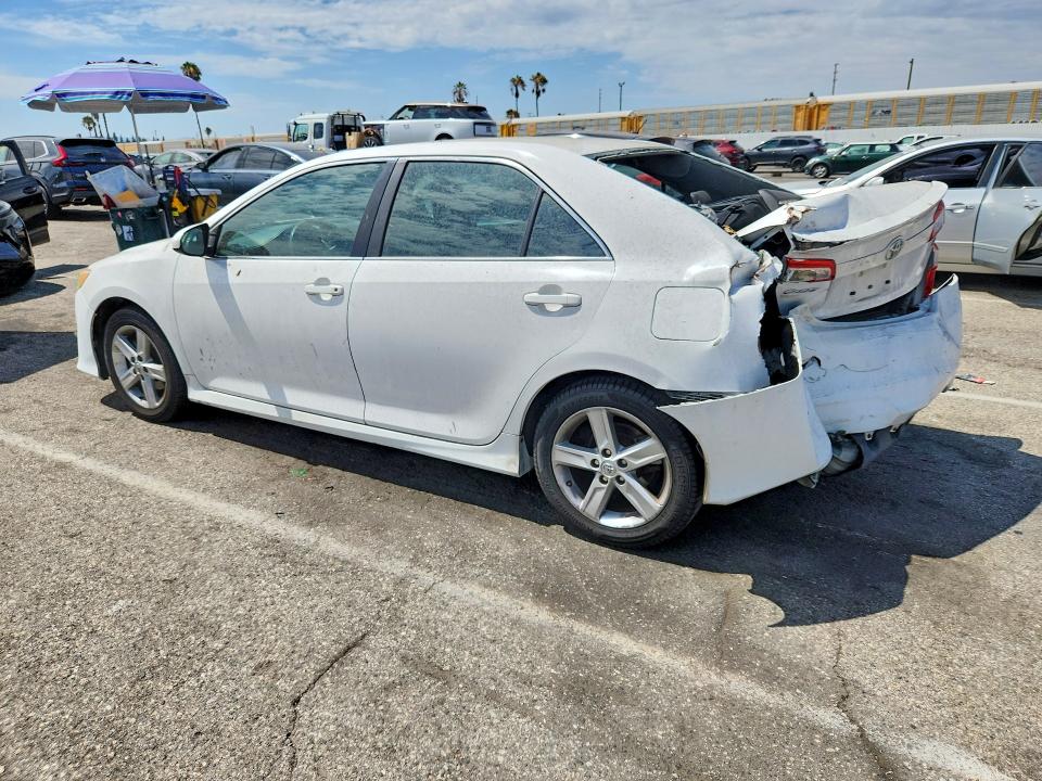 Photo 2 from auction – 2014 TOYOTA CAMRY with VIN 4T1BF1FKXEU853037