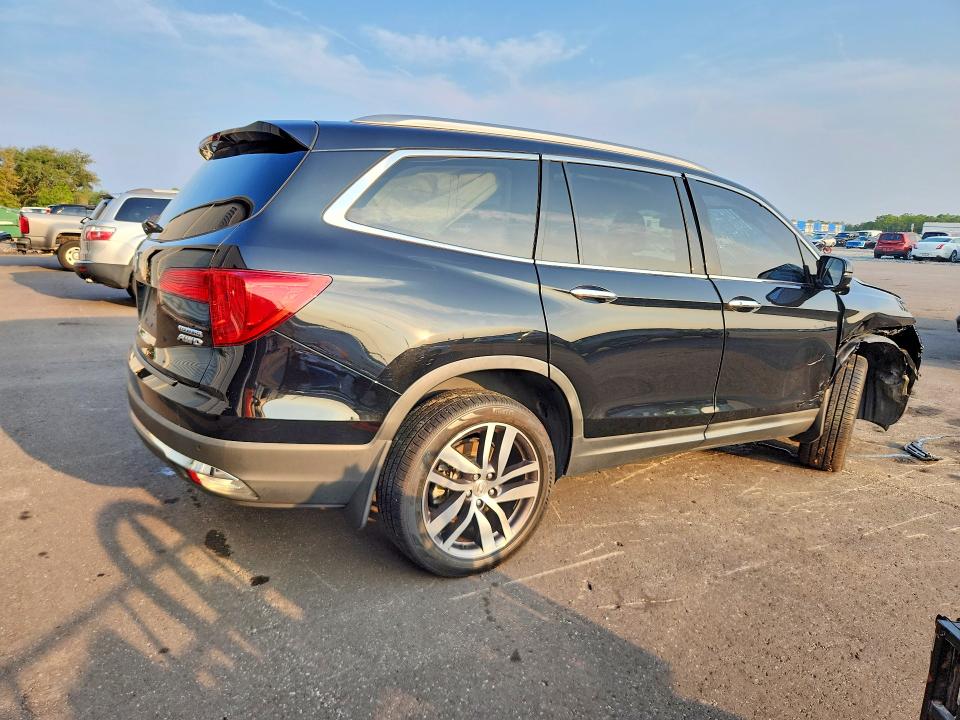 Photo 3 from auction – 2017 HONDA PILOT with VIN 5FNYF6H93HB024328