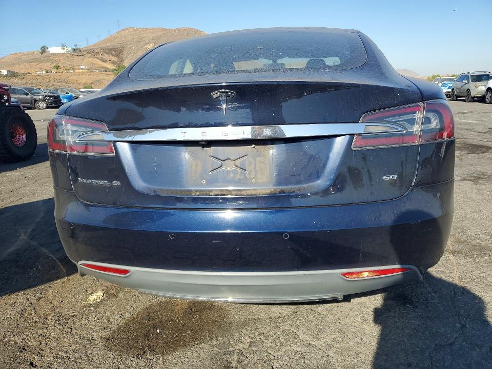 Photo 6 from auction – 2014 TESLA MODEL S with VIN 5YJSA1S17EFP32698