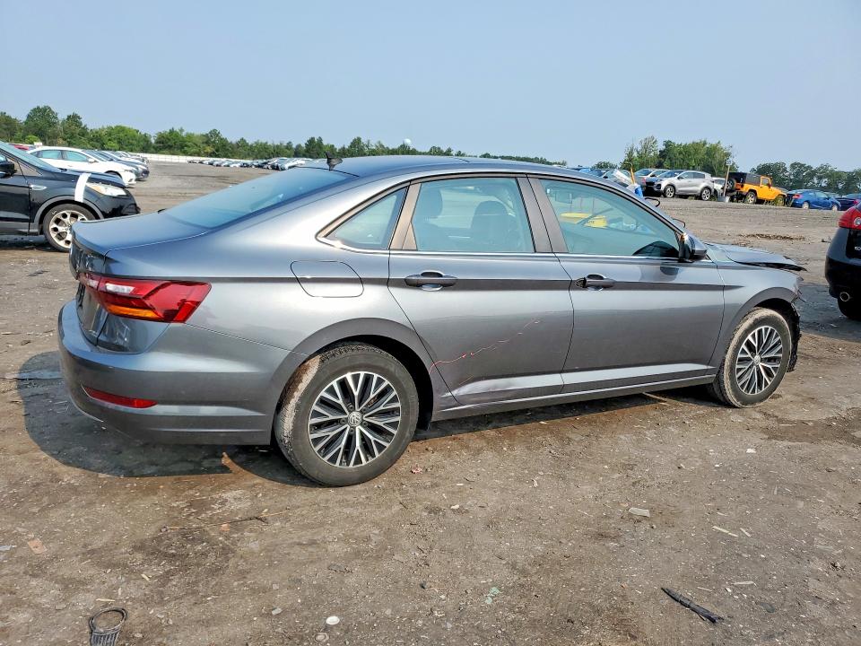 Photo 3 from auction – 2019 VOLKSWAGEN JETTA with VIN 3VWCB7BU1KM275499