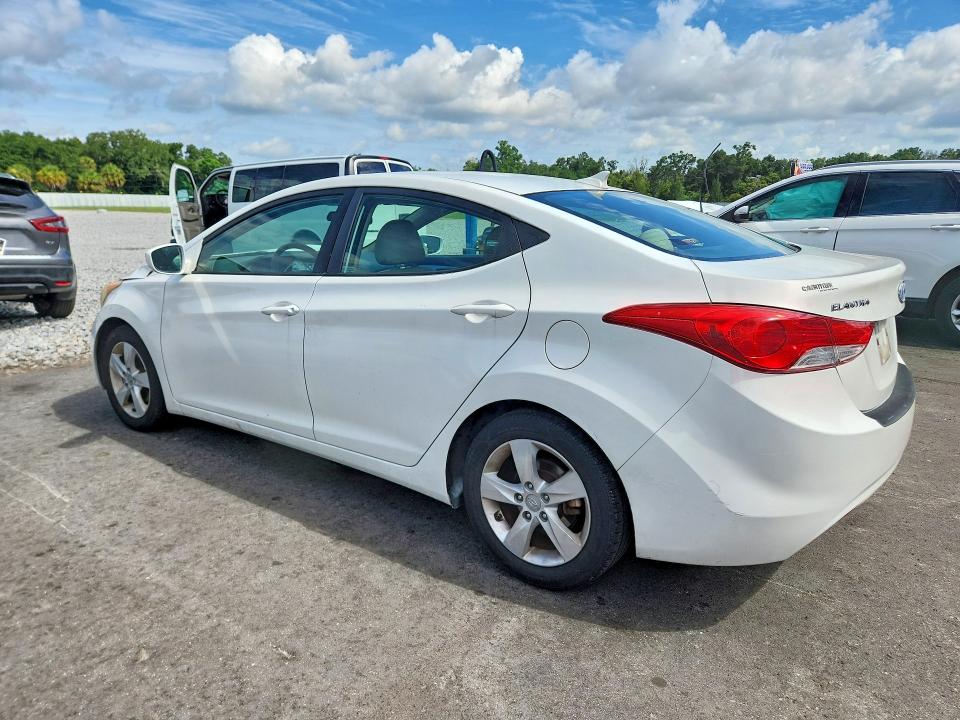Photo 2 from auction – 2013 HYUNDAI ELANTRA with VIN 5NPDH4AE2DH255592