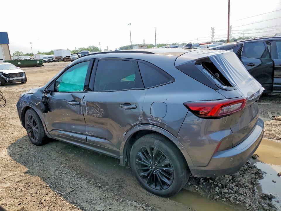 Photo 2 from auction – 2023 FORD ESCAPE with VIN 1FMCU9PA7PUB34412