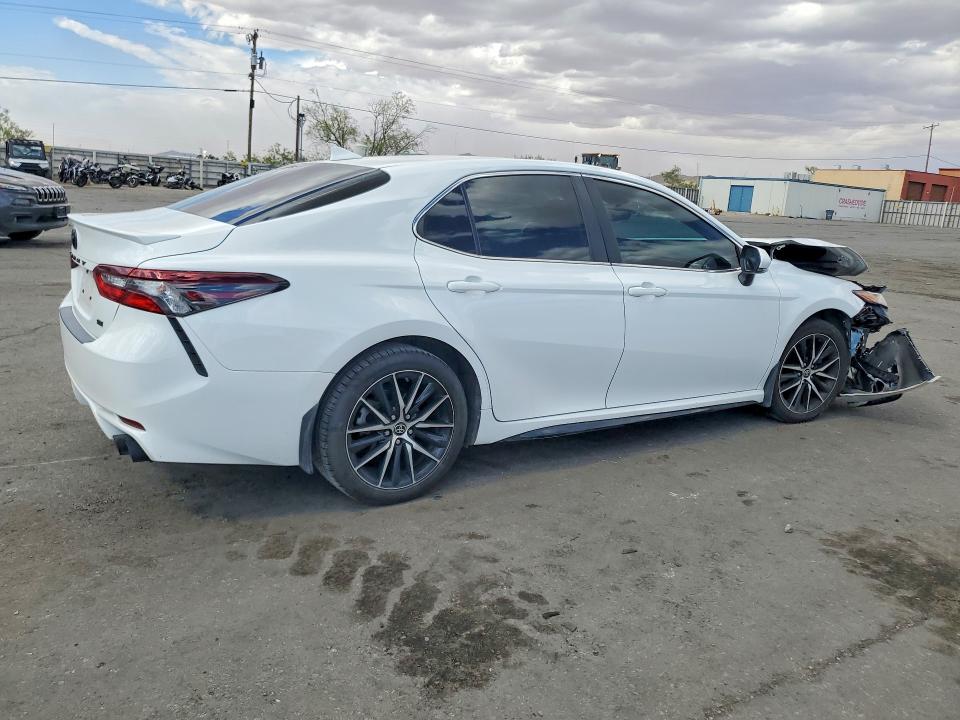 Photo 3 from auction – 2023 TOYOTA CAMRY with VIN 4T1G11AK3PU726869