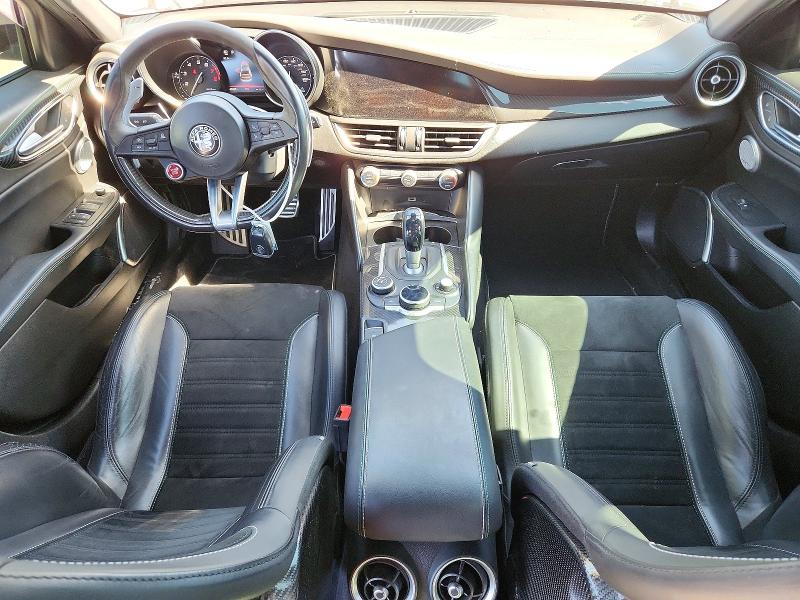 Photo 8 from auction – 2017 ALFA ROMEO GIULIA with VIN ZARFAEAV4H7549918