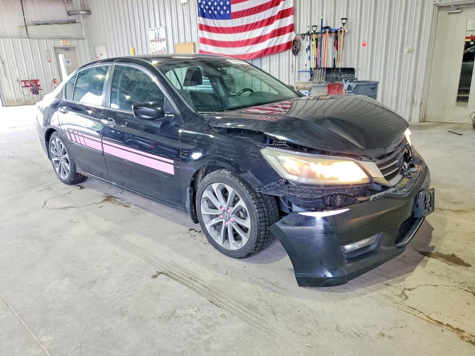 Photo 4 from auction – 2015 HONDA ACCORD with VIN 1HGCR2F52FA212937