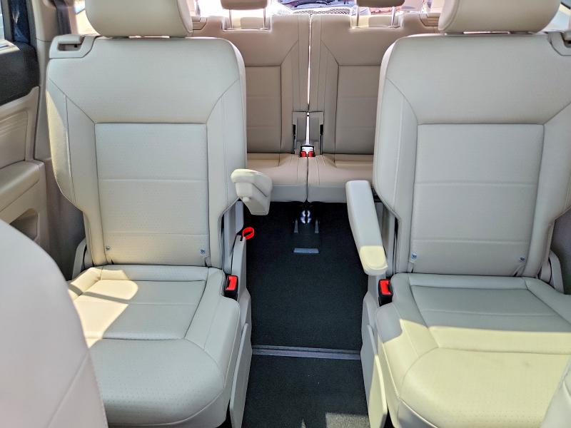 Photo 10 from auction – 2023 VOLKSWAGEN ATLAS with VIN 1V2KR2CA5PC520104