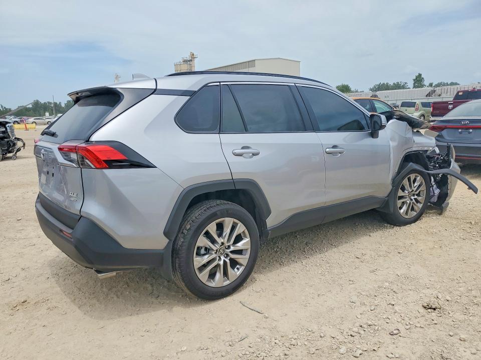 Photo 3 from auction – 2025 TOYOTA RAV4 with VIN 2T3A1RFV6SW584685