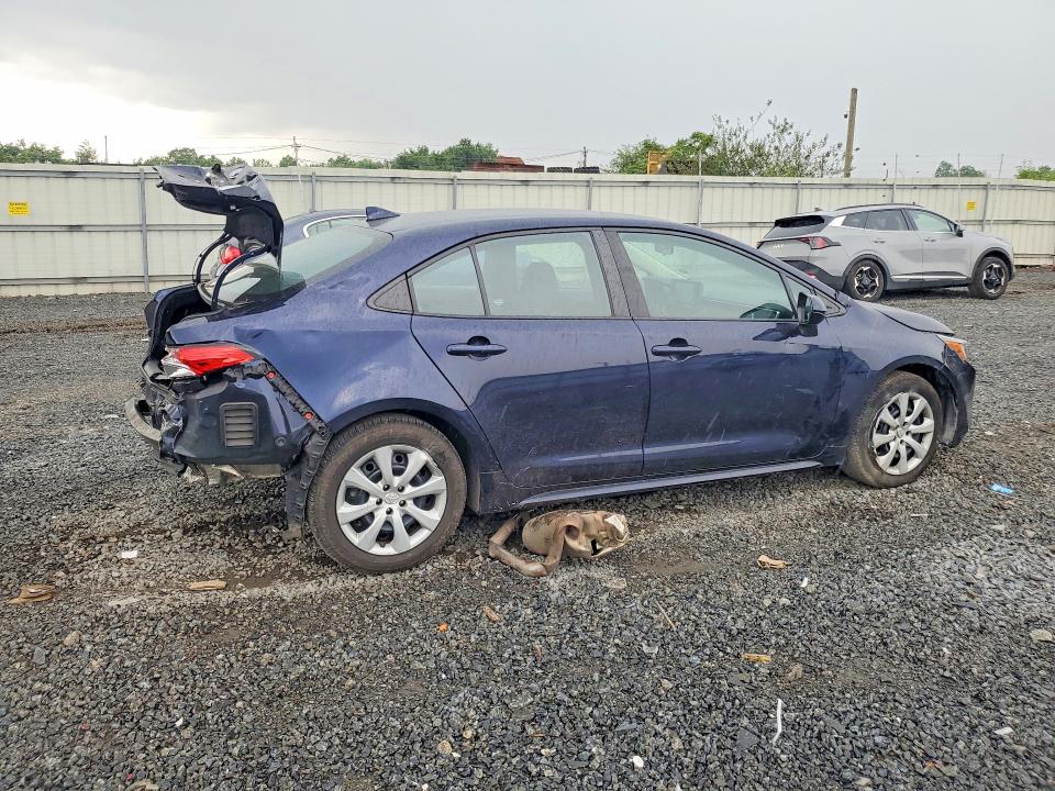 Photo 3 from auction – 2022 TOYOTA COROLLA with VIN 5YFEPMAE0NP271558