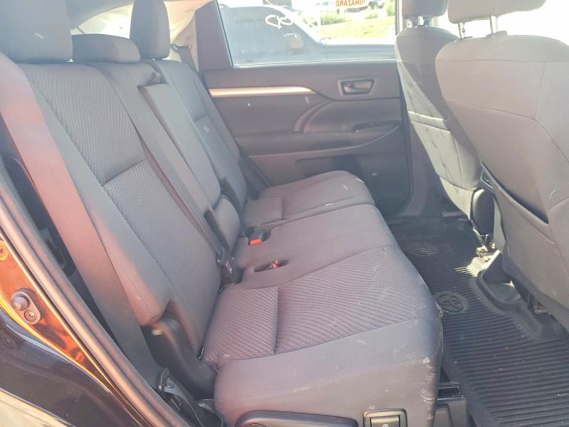 Photo 11 from auction – 2018 TOYOTA HIGHLANDER with VIN 5TDZARFH6JS036487