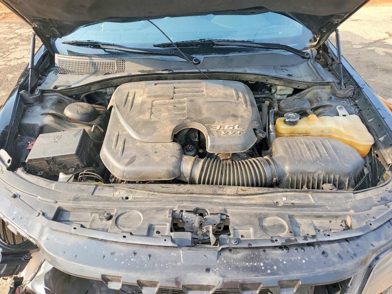 Photo 11 from auction – 2015 CHRYSLER 300 with VIN 2C3CCABG6FH760379