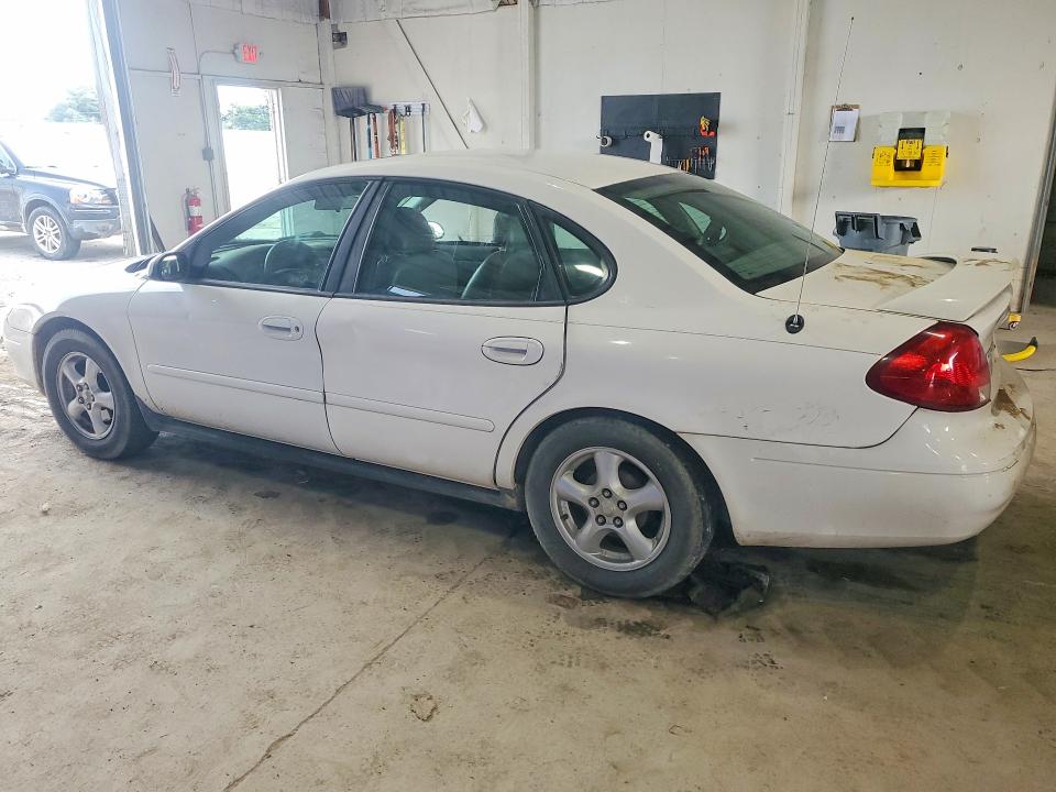 Photo 2 from auction – 2003 FORD TAURUS with VIN 1FAFP55U93G130522