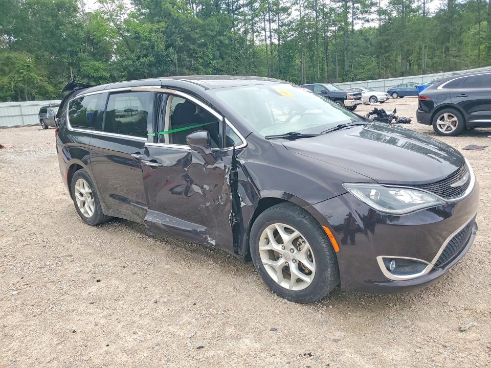 Photo 4 from auction – 2018 CHRYSLER PACIFICA with VIN 2C4RC1FG4JR129052