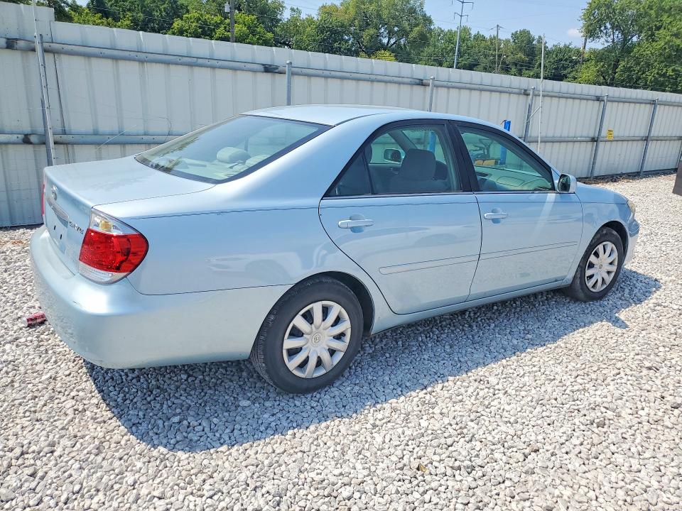 Photo 3 from auction – 2005 TOYOTA CAMRY with VIN 4T1BE32K95U584243