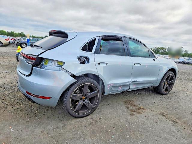Photo 3 from auction – 2019 PORSCHE MACAN with VIN WP1AB2A58KLB31830