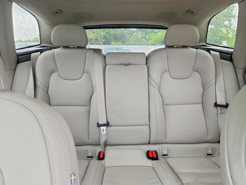 Photo 10 from auction – 2026 VOLVO XC60 with VIN YV4M12RM8T1417491