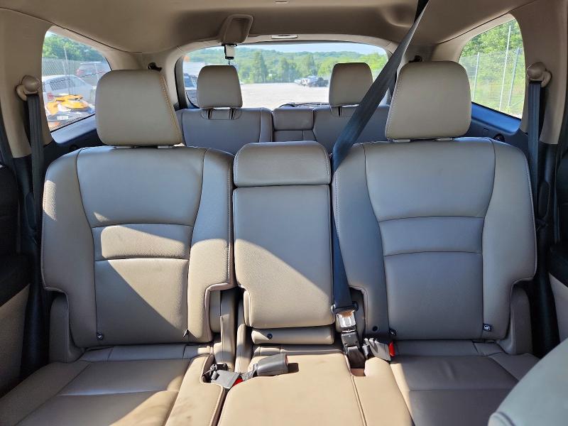 Photo 10 from auction – 2017 HONDA PILOT with VIN 5FNYF5H57HB039857