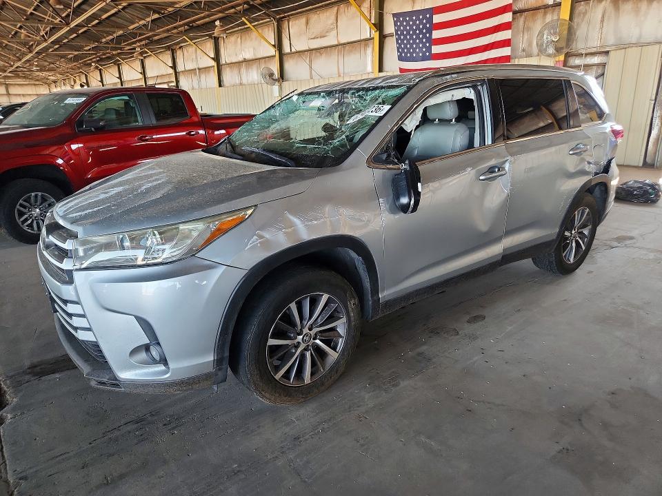 TOYOTA HIGHLANDER 2019 с VIN 5TDKZRFHXKS559152 - Снимка от търг