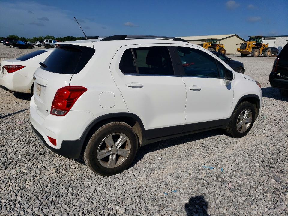 Photo 3 from auction – 2017 CHEVROLET TRAX with VIN 3GNCJPSB3HL145296