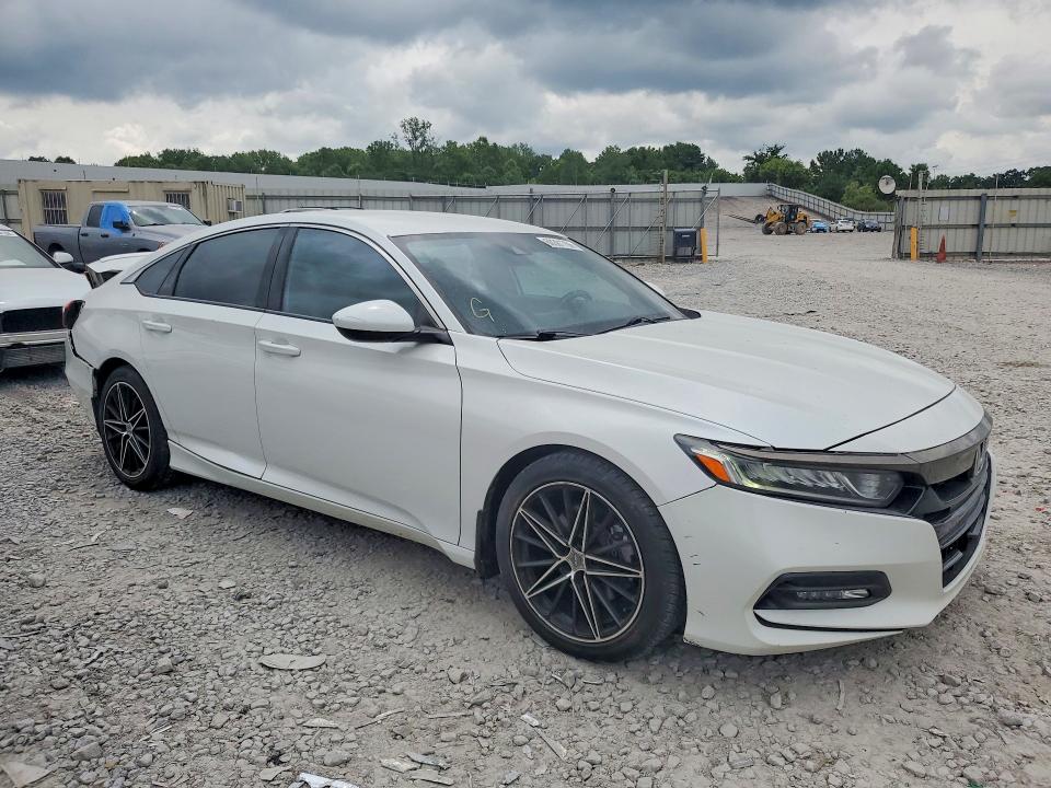 Photo 4 from auction – 2018 HONDA ACCORD with VIN 1HGCV1F38JA038577