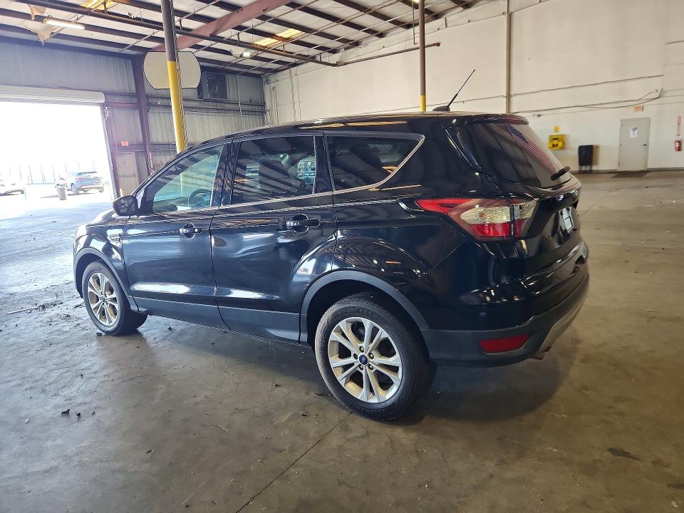 Photo 2 from auction – 2017 FORD ESCAPE with VIN 1FMCU0GD3HUE64894